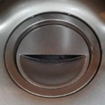ステンレスシンクの「排水溝のフタがシンクの色と違う！」問題をたった１００円で解決