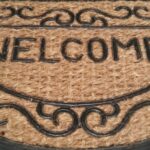 屋外用の玄関マットは使ったほうが良い？メリット・デメリットを丁寧に解説します！